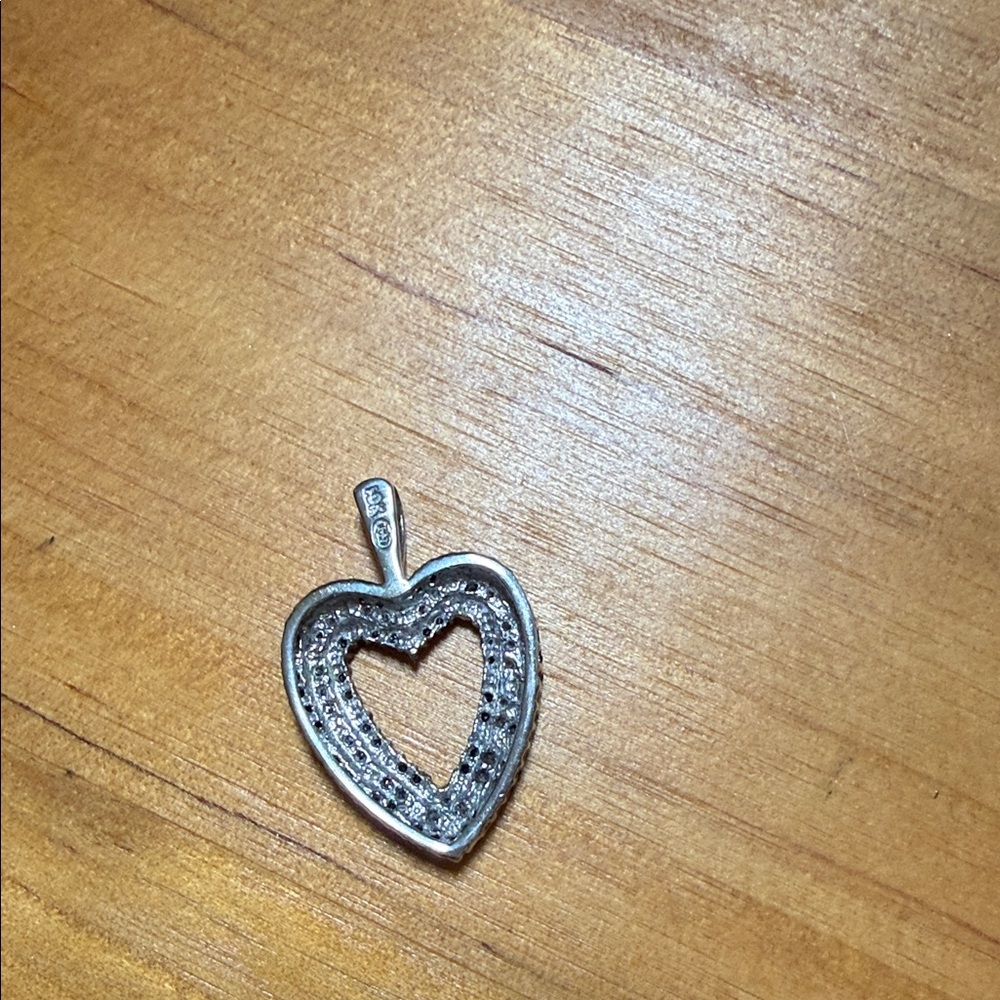 Zales 14k white gold chain necklace with a Diamond 10k White Gold Heart Pendant. - Picture 8 of 9